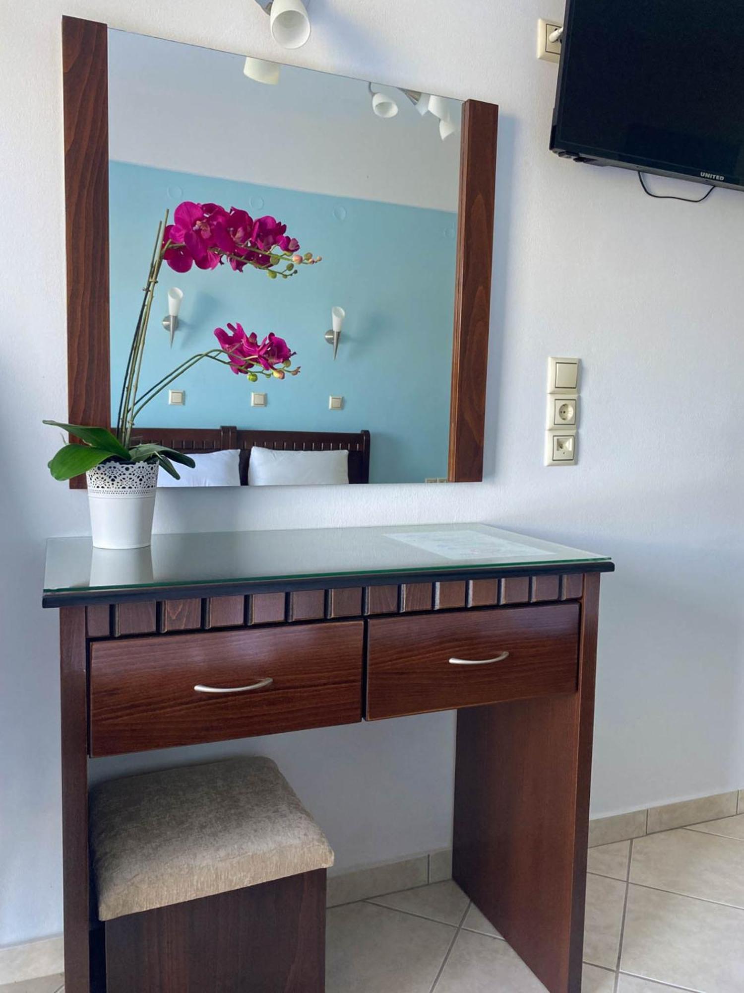 Hotel Alexandros Аммудия Экстерьер фото